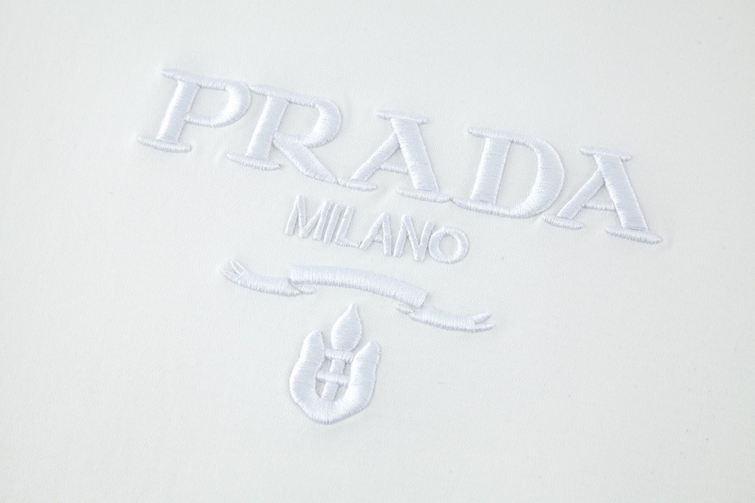 PRADA 普拉达 纯色刺绣字母logo T恤 长袖 白色 
