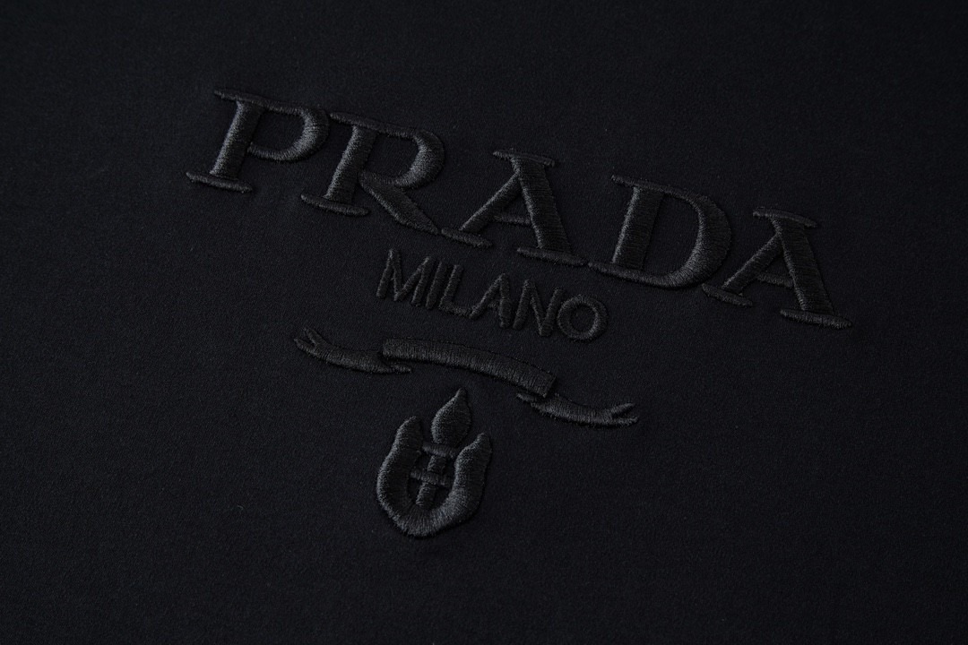 PRADA 普拉达 纯色刺绣字母logo T恤 长袖 黑色 