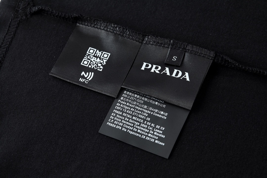 PRADA 普拉达 纯色领口logo徽标 T恤 长袖 黑色 