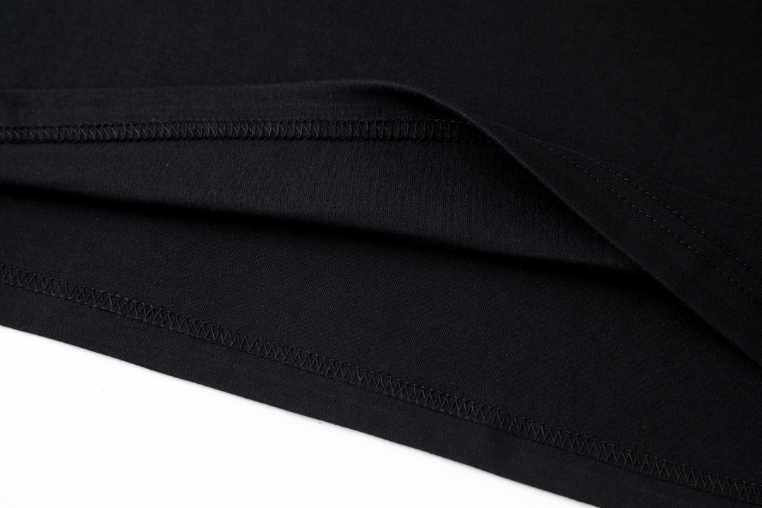 PRADA 普拉达 纯色领口logo徽标 T恤 长袖 黑色 