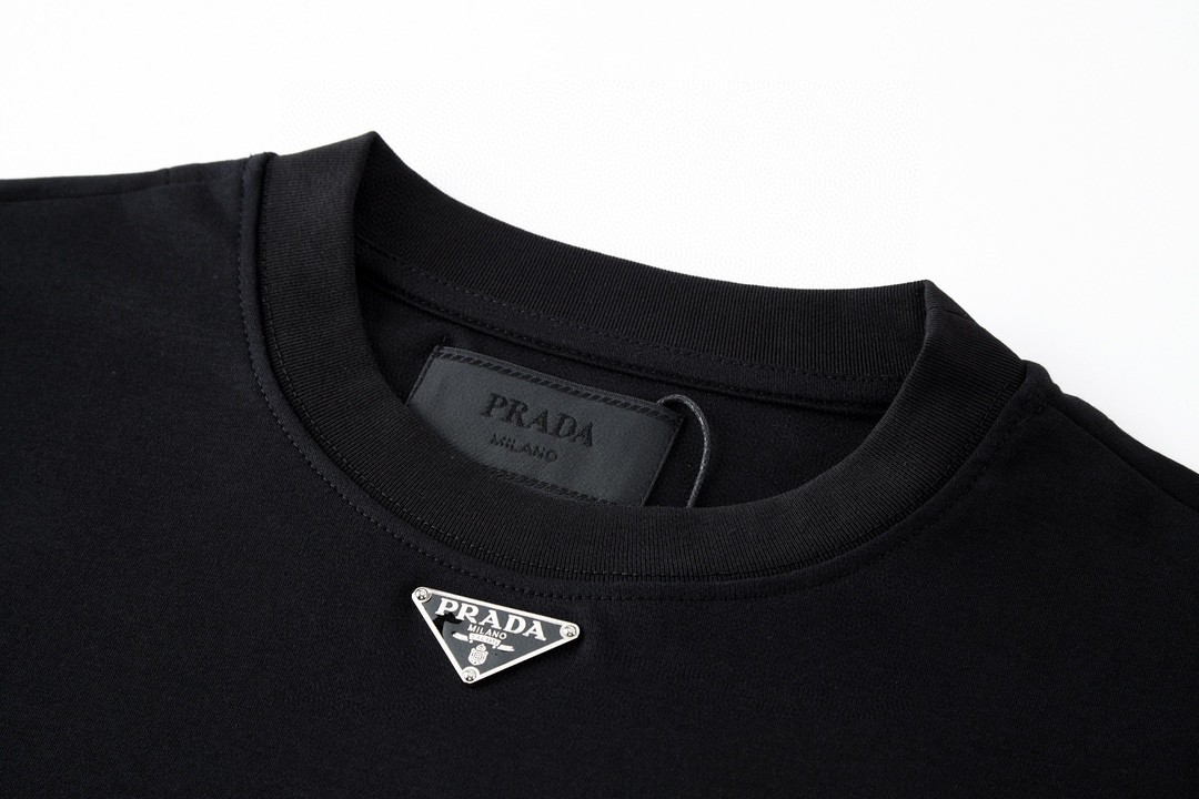PRADA 普拉达 纯色领口logo徽标 T恤 长袖 黑色 