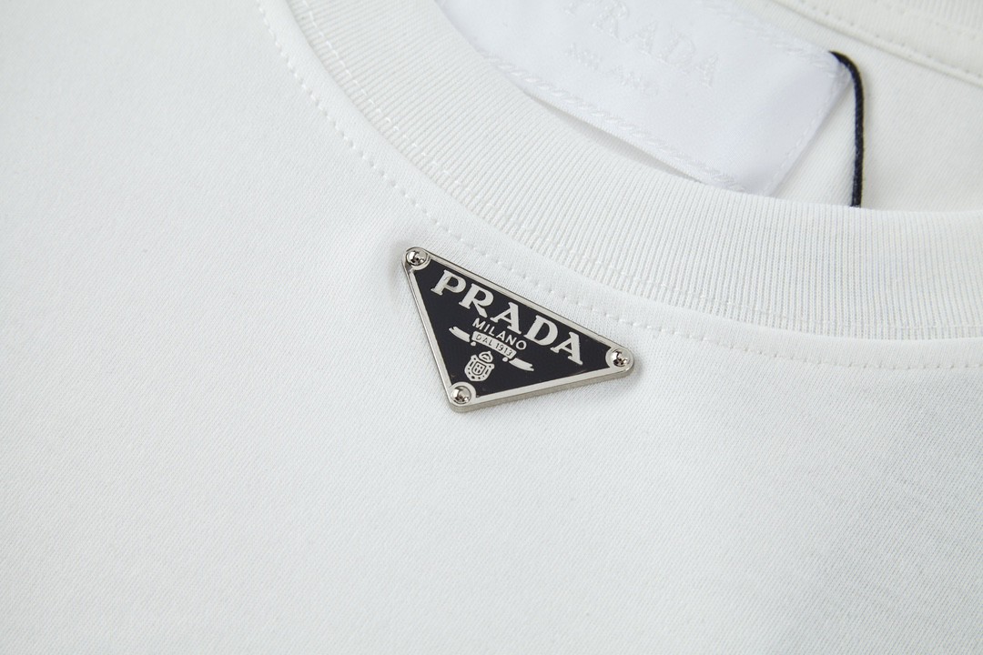 PRADA 普拉达 纯色领口logo徽标 T恤 长袖 白色 