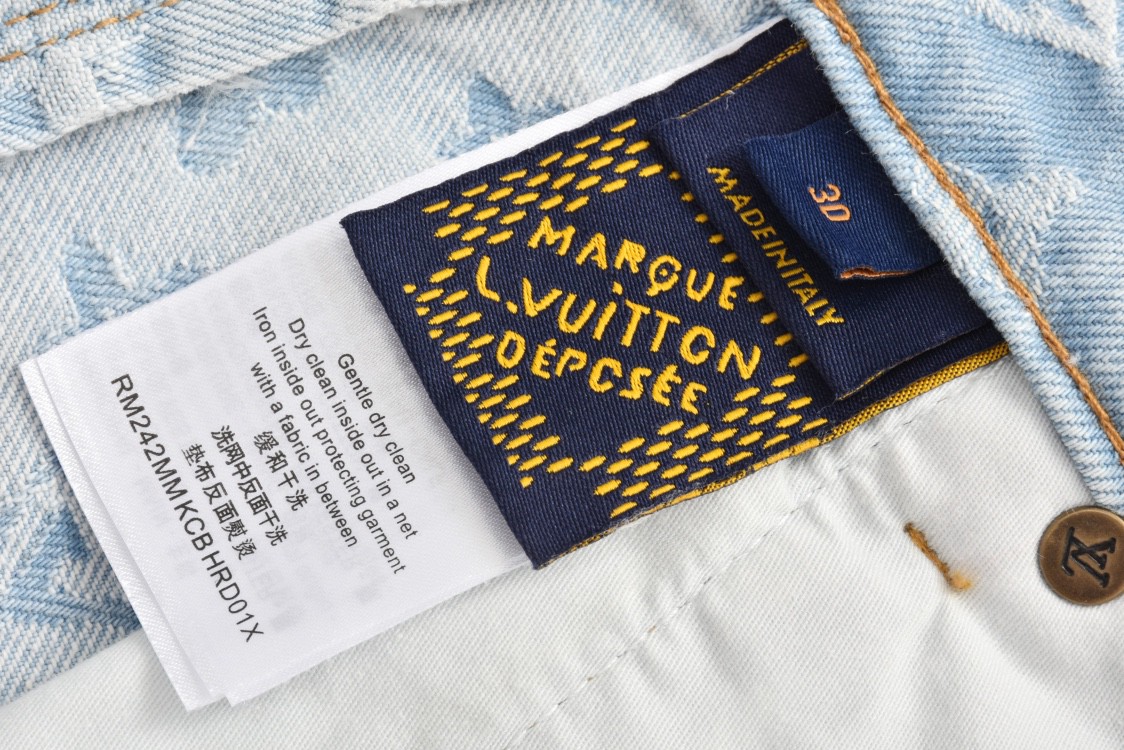 LOUIS VUITTON 路易威登 Tyler FW24 彩色刺绣Logo字母 纽扣口袋牛仔裤 长裤 裤子 休闲裤 蓝色 1AFPV5