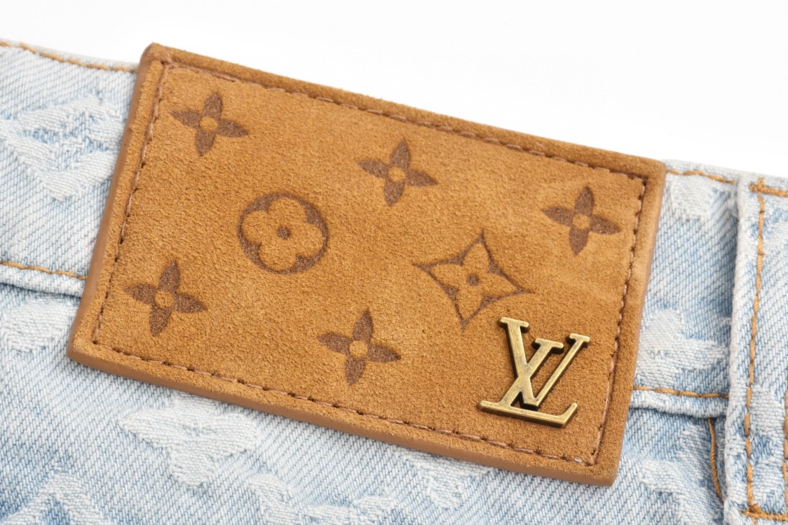 LOUIS VUITTON 路易威登 Tyler FW24 彩色刺绣Logo字母 纽扣口袋牛仔裤 长裤 裤子 休闲裤 蓝色 1AFPV5