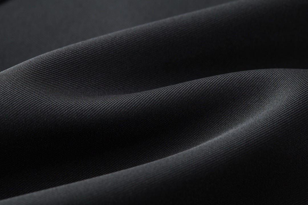 MIU MIU 拼色抽绳拉链短裤 裤子 休闲裤 五分裤 黑色