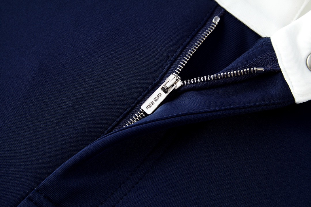 MIU MIU 拼色抽绳拉链短裤 裤子 休闲裤 五分裤 蓝色 