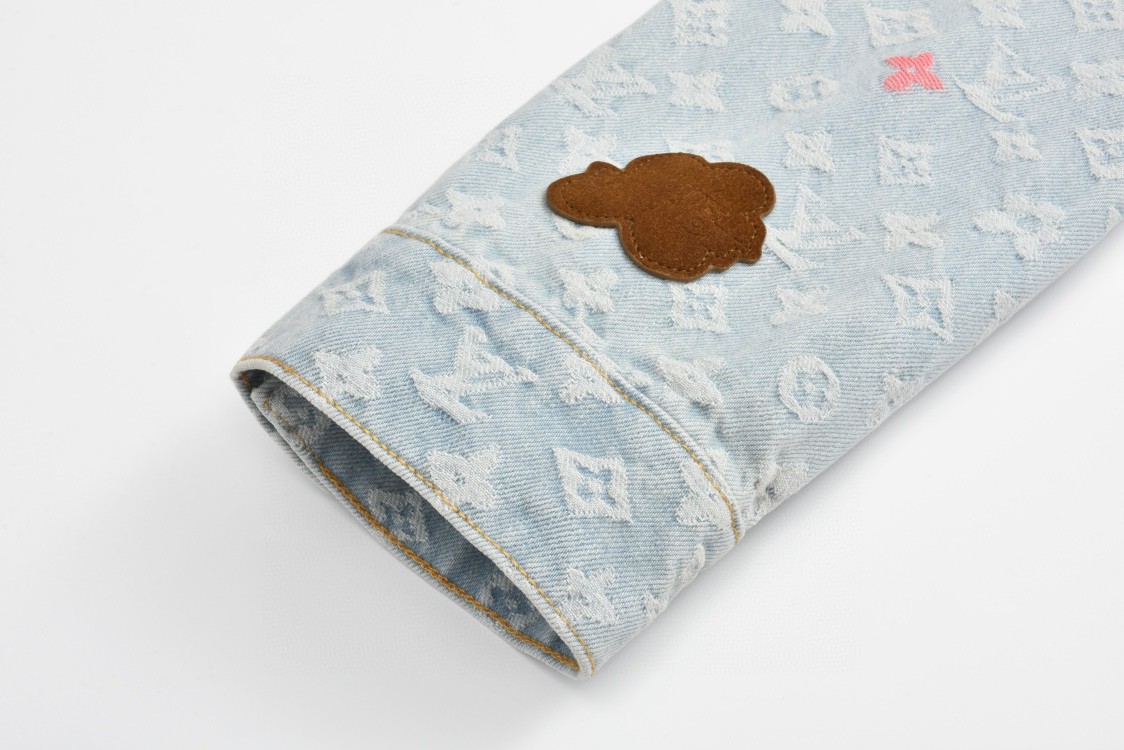 LOUIS VUITTON 路易威登 Monogram Denim Jacket 彩色刺绣单排扣牛仔外套 夹克 长袖 蓝色 1AFPTC
