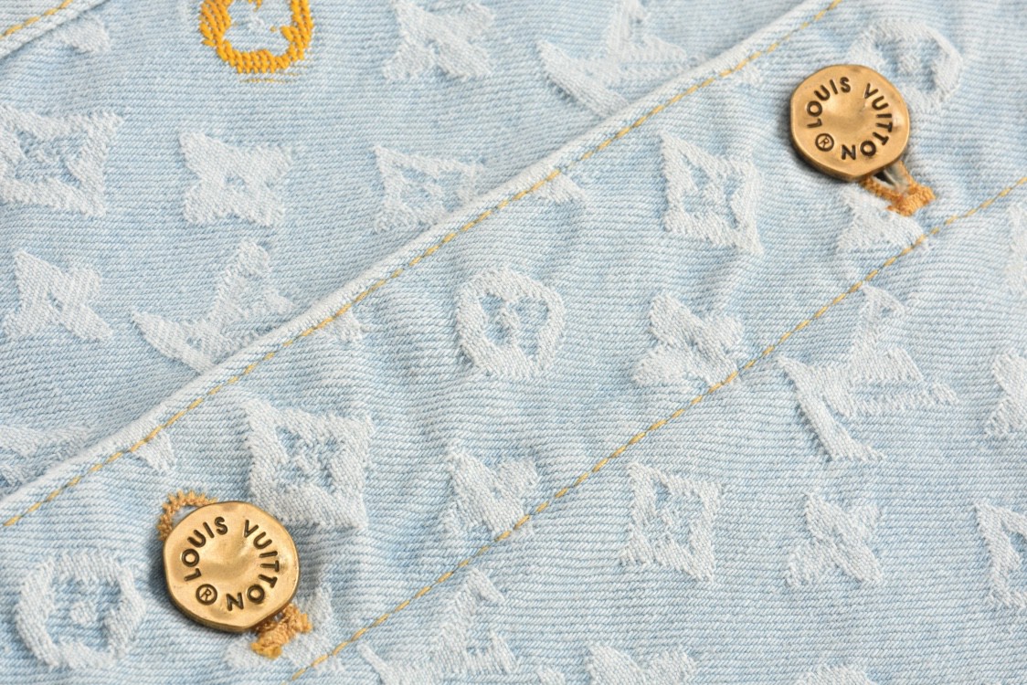 LOUIS VUITTON 路易威登 Monogram Denim Jacket 彩色刺绣单排扣牛仔外套 夹克 长袖 蓝色 1AFPTC