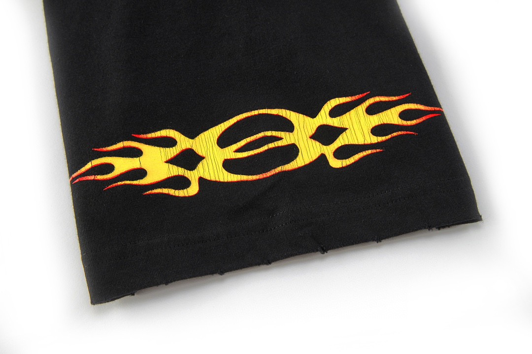 Balenciaga 巴黎世家 破洞火焰字母logo印花短袖 T恤 圆领 短款 夏季 黑色 787349TQVW71134