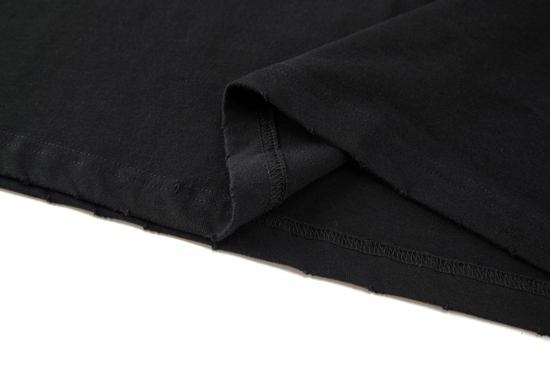 Balenciaga 巴黎世家 破洞火焰字母logo印花短袖 T恤 圆领 短款 夏季 黑色 787349TQVW71134