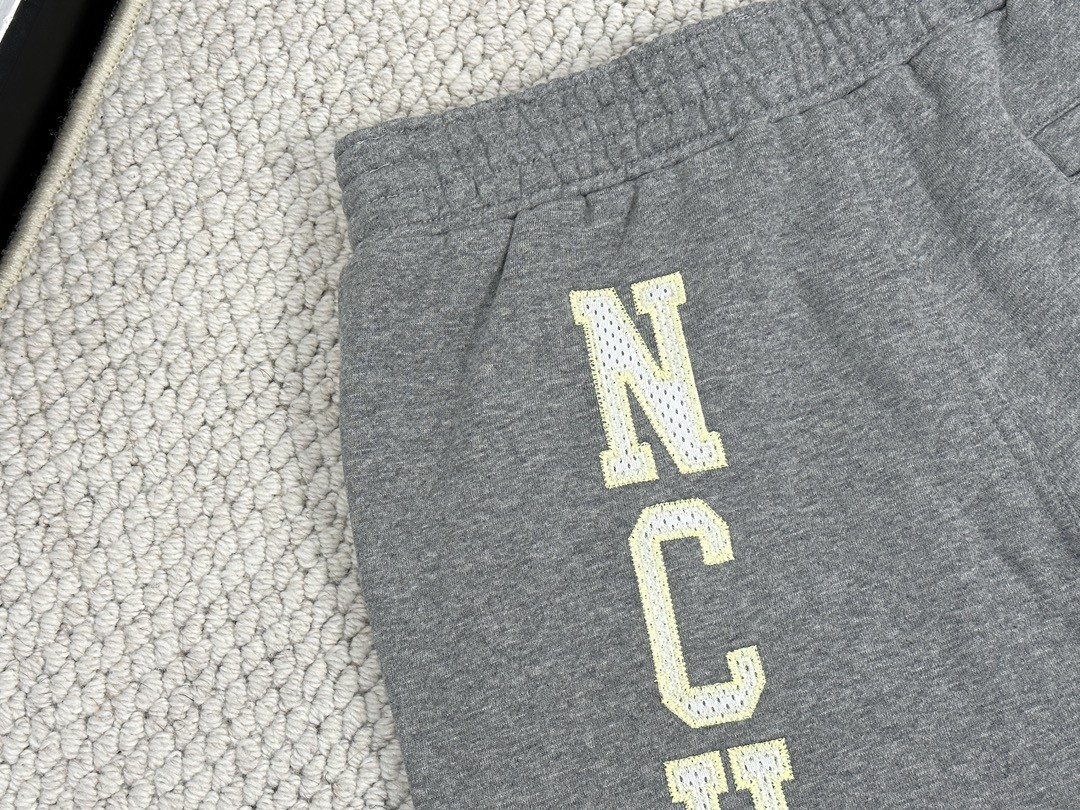 Givenchy 纪梵希 logo字母刺绣百慕大短裤 休闲裤 运动裤 灰色 BM515J3YMW-055