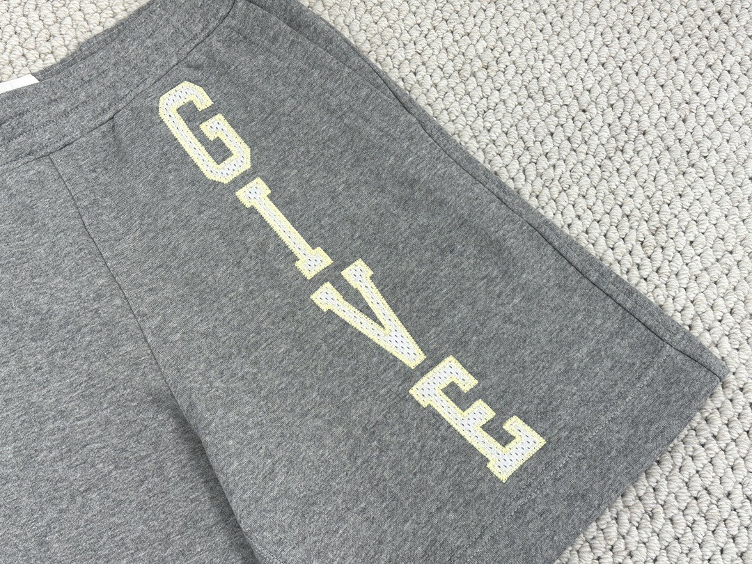 Givenchy 纪梵希 logo字母刺绣百慕大短裤 休闲裤 运动裤 灰色 BM515J3YMW-055
