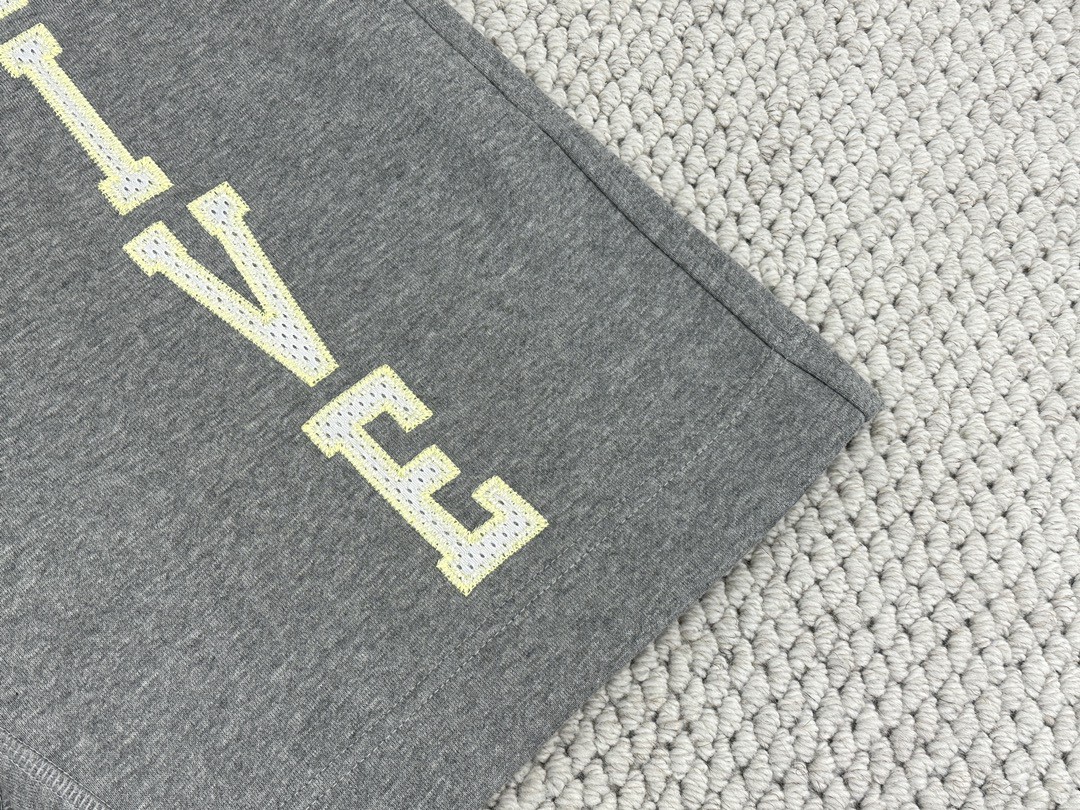 Givenchy 纪梵希 logo字母刺绣百慕大短裤 休闲裤 运动裤 灰色 BM515J3YMW-055