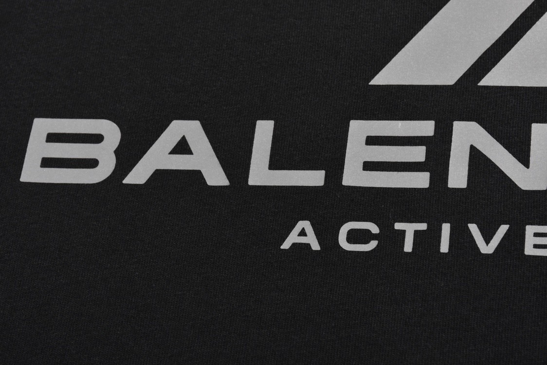 Balenciaga 巴黎世家 IB字母logo反光印花短袖 T恤 圆领 短款 夏季 黑色 