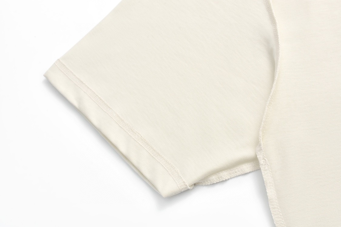 Balenciaga 巴黎世家 方块小字母短袖 T 恤 圆领 夏季 米白色