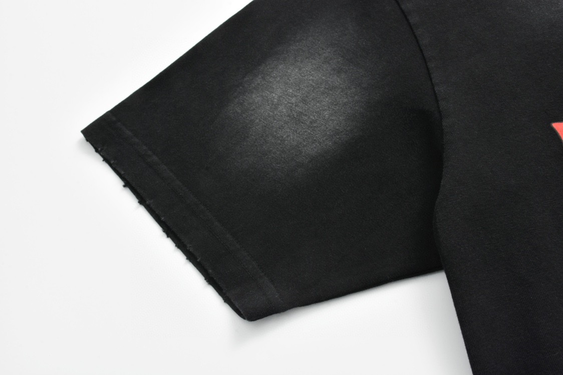 Balenciaga 巴黎世家 做旧破洞字母logo印花短袖 T恤 圆领 短款 夏季 黑色 