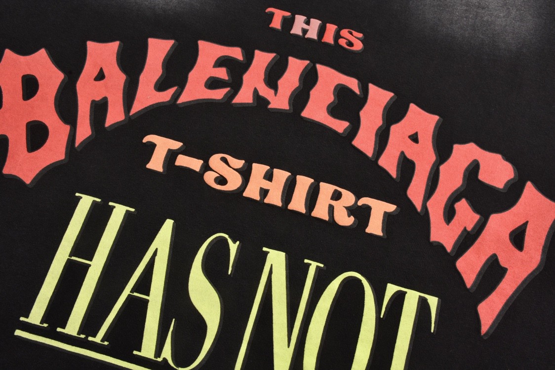 Balenciaga 巴黎世家 做旧破洞字母logo印花短袖 T恤 圆领 短款 夏季 黑色 