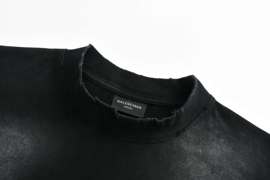 Balenciaga 巴黎世家 做旧破洞字母logo印花短袖 T恤 圆领 短款 夏季 黑色 