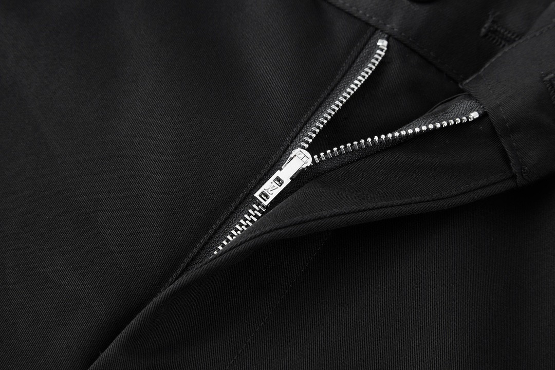 LOUIS VUITTON 路易威登 SS24 菲董联名系列纯色字母刺绣工装裤 休闲裤 长裤 黑色