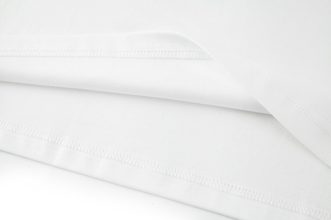 PRADA 普拉达 纯色领胸口口袋logo徽标 T恤 长袖 白色 