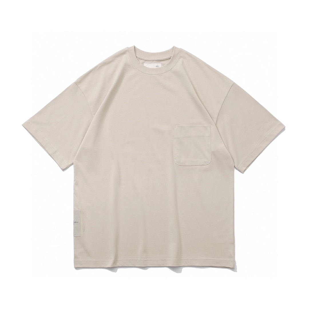 62#MADNESS 十周年限定 纯色贴标T恤 短袖 男女同款 白色 黑色 杏色