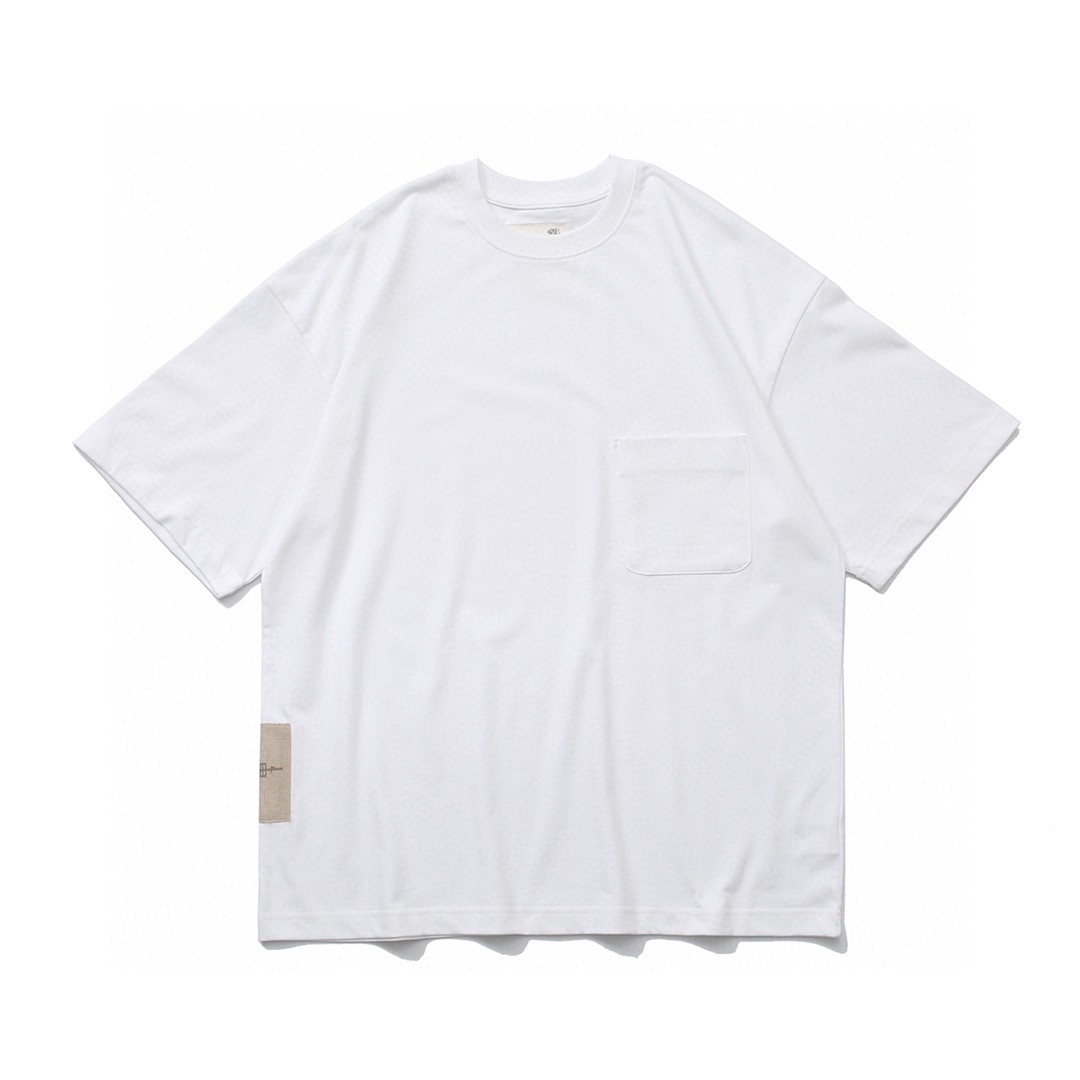 62#MADNESS 十周年限定 纯色贴标T恤 短袖 男女同款 白色 黑色 杏色