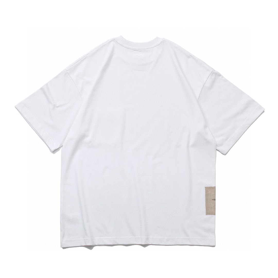 62#MADNESS 十周年限定 纯色贴标T恤 短袖 男女同款 白色 黑色 杏色