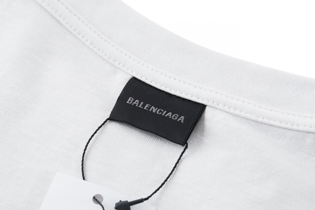 Balenciaga 巴黎世家 模糊爱心印花短袖 T恤 圆领 短款 夏季 白色 744439TOVH39081