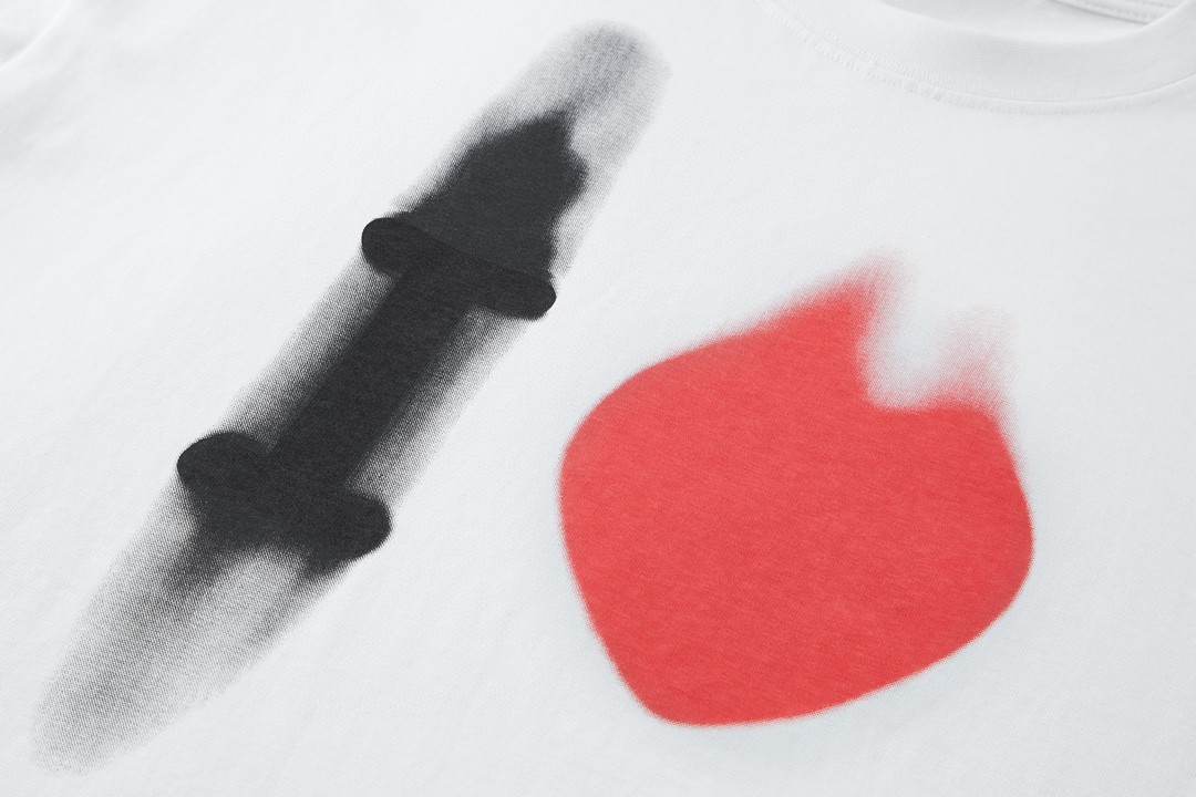 Balenciaga 巴黎世家 模糊爱心印花短袖 T恤 圆领 短款 夏季 白色 744439TOVH39081