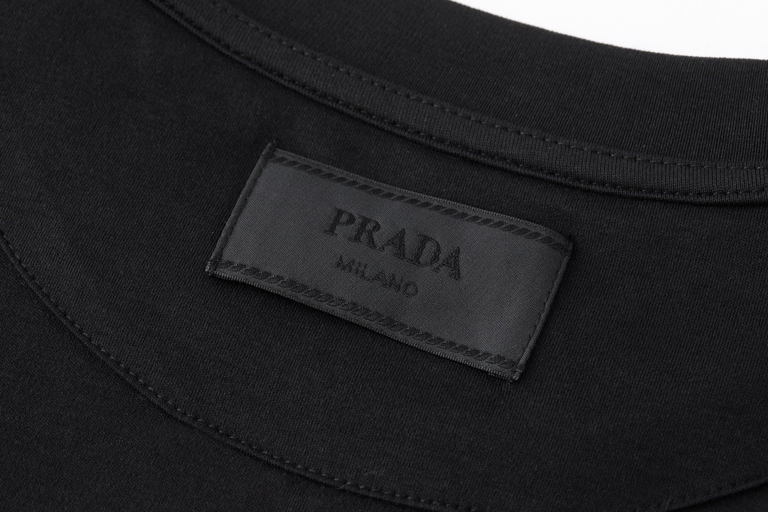 PRADA 普拉达 纯色尼龙口袋logo徽标 T恤 长袖 黑色 