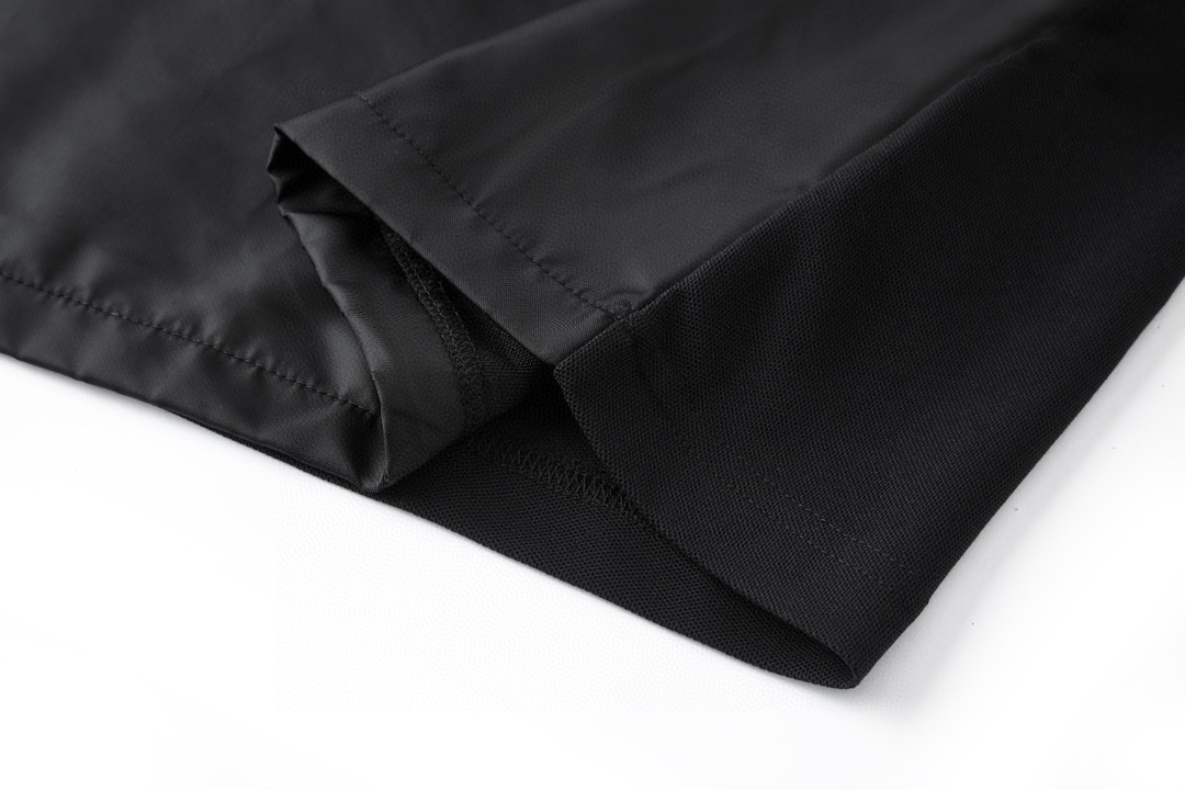 PRADA 普拉达 条纹拼接V领Polo衫 短袖 T恤 黑色 UJN895-1YR5-F0806-S-OOO