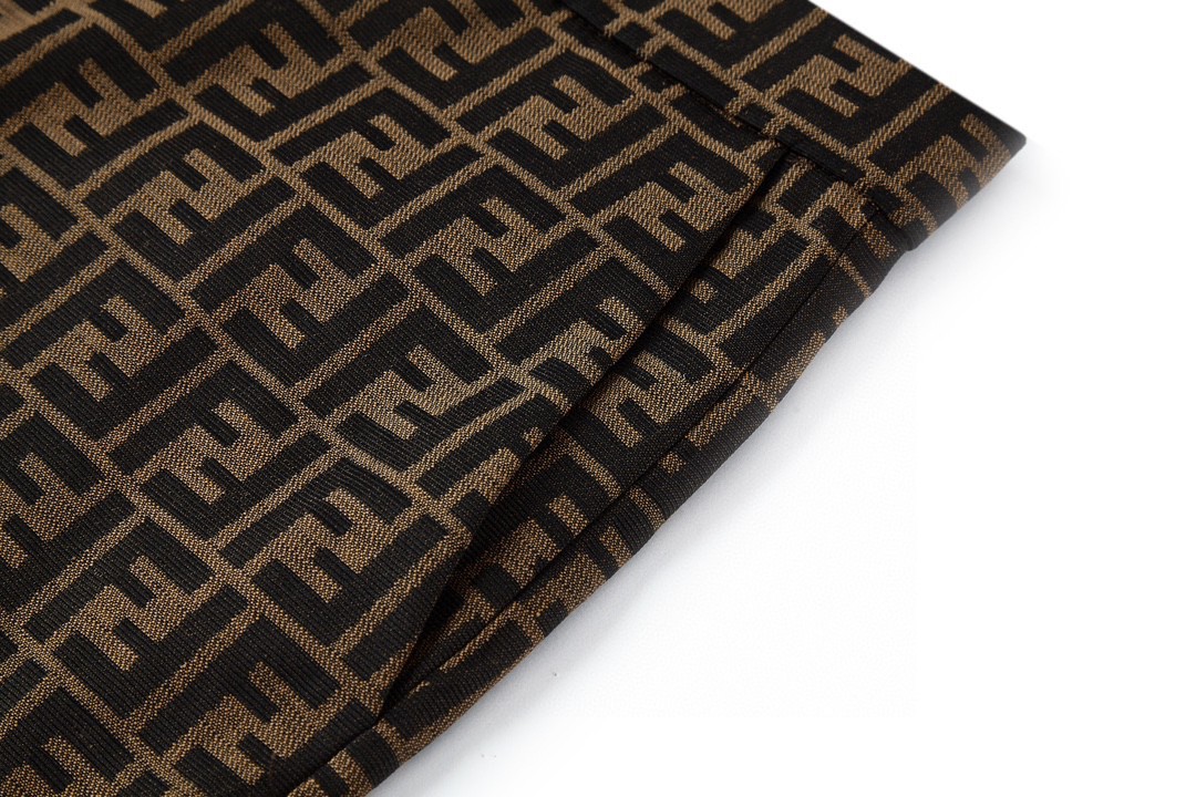 Fendi 芬迪 老花满印短裤 休闲裤 五分裤 棕色 