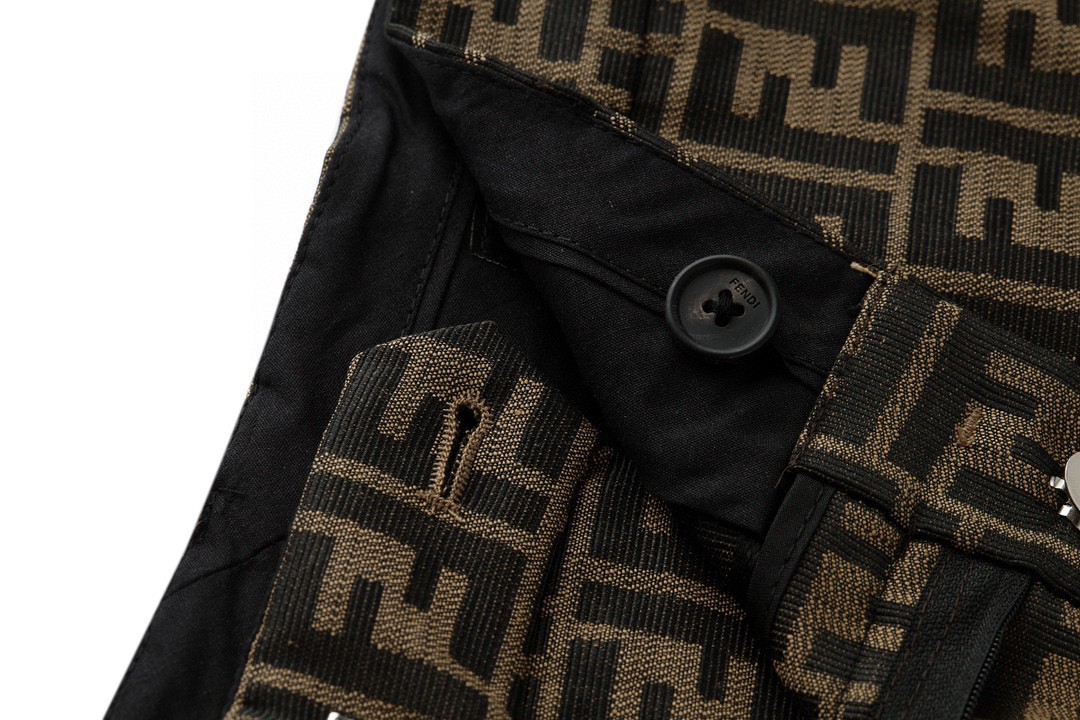 Fendi 芬迪 老花满印短裤 休闲裤 五分裤 棕色 