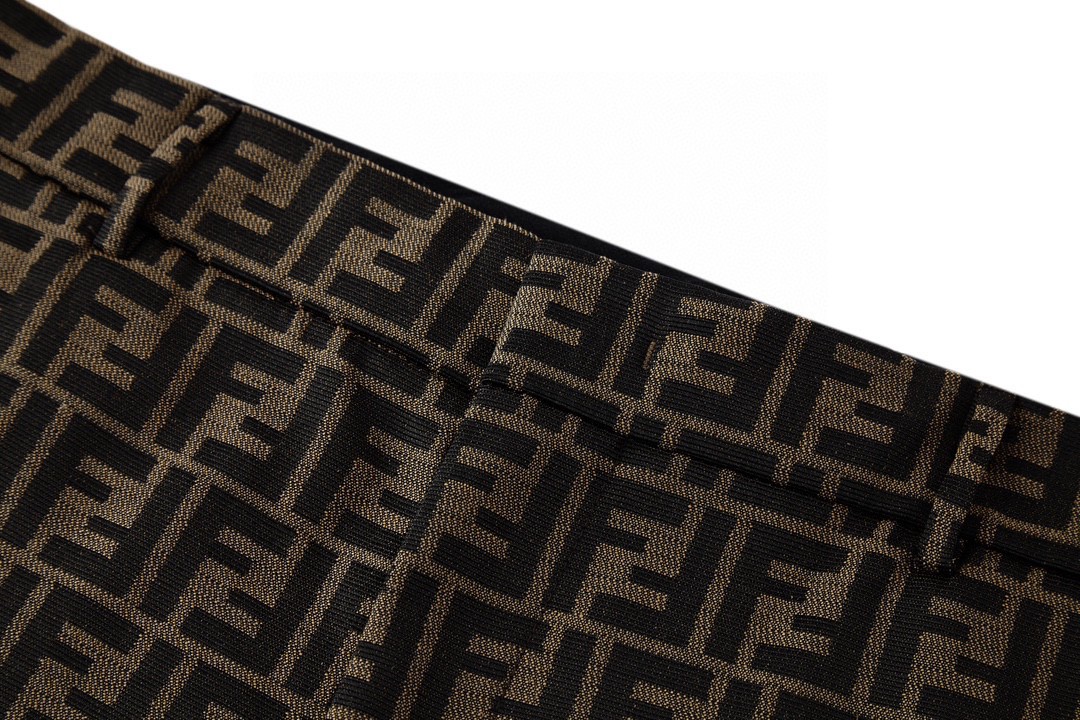 Fendi 芬迪 老花满印短裤 休闲裤 五分裤 棕色 