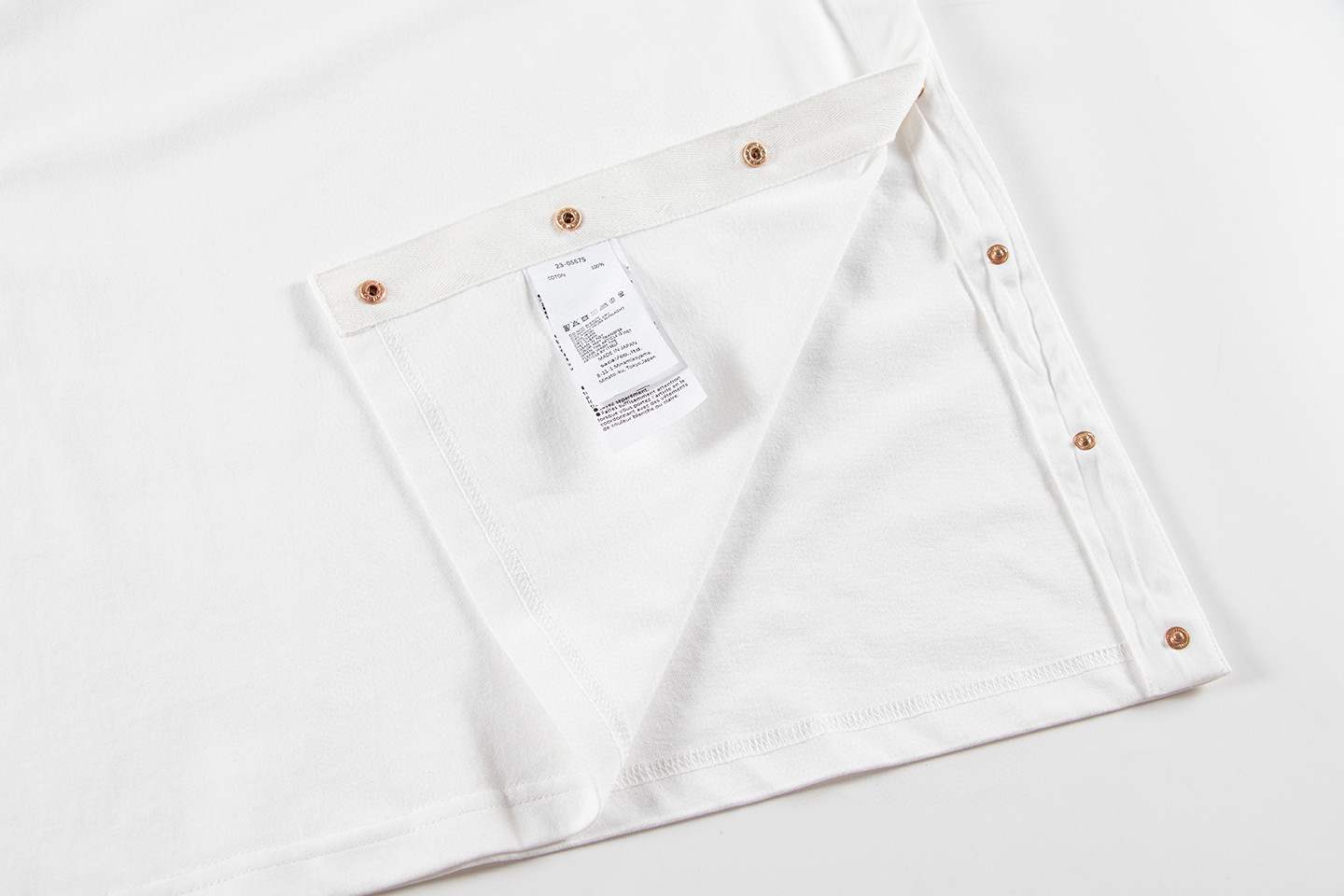 Sacai Carhartt WIP FW23 联名系列 Logo标志侧面开叉暗扣 短袖 T恤 圆领 短款 夏季 白色 23-0557S-101