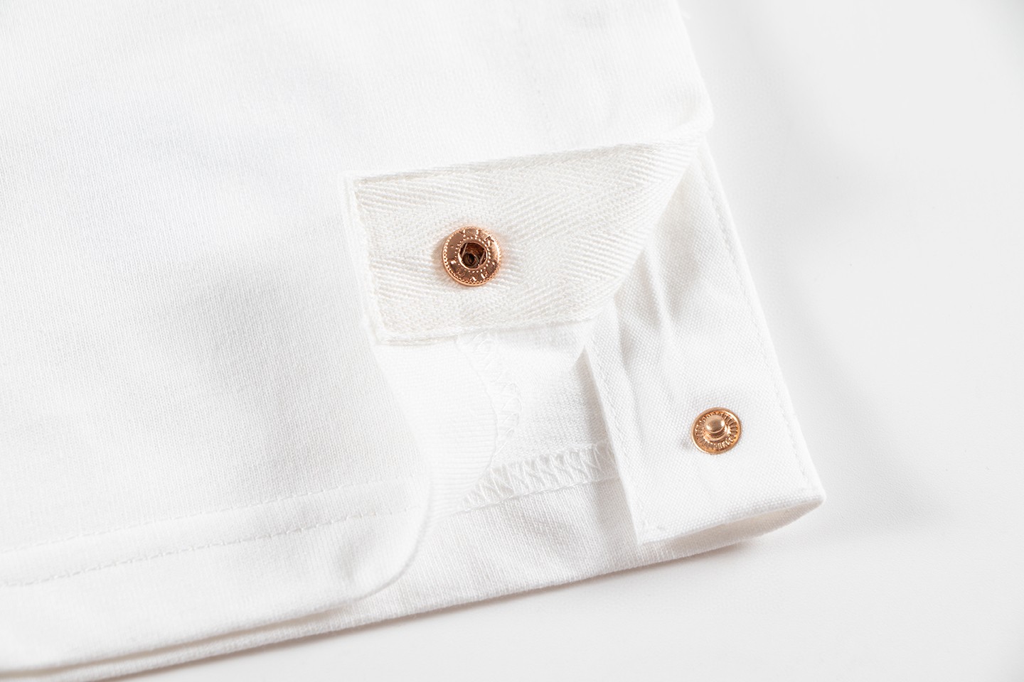 Sacai Carhartt WIP FW23 联名系列 Logo标志侧面开叉暗扣 短袖 T恤 圆领 短款 夏季 白色 23-0557S-101