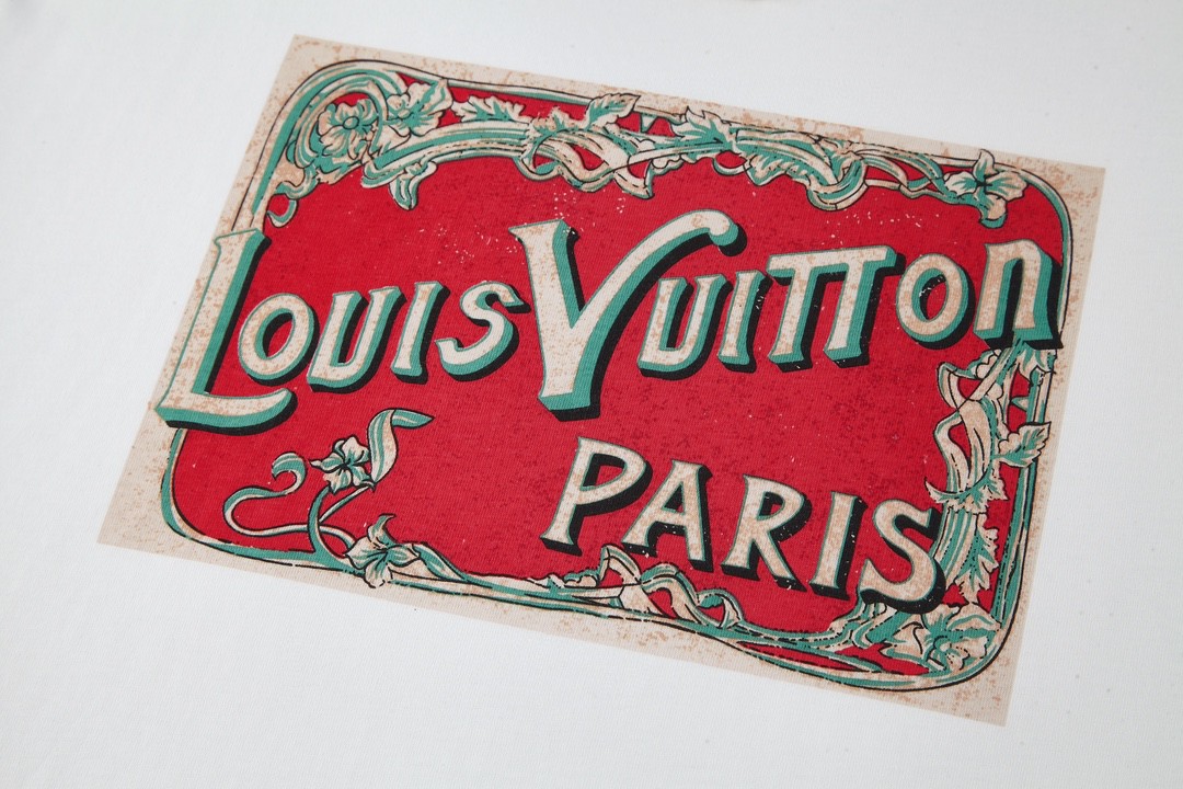 LOUIS VUITTON 路易威登 复古链条字母logo印花短袖 圆领 T 恤 上衣 夏款 白色 1AFN05