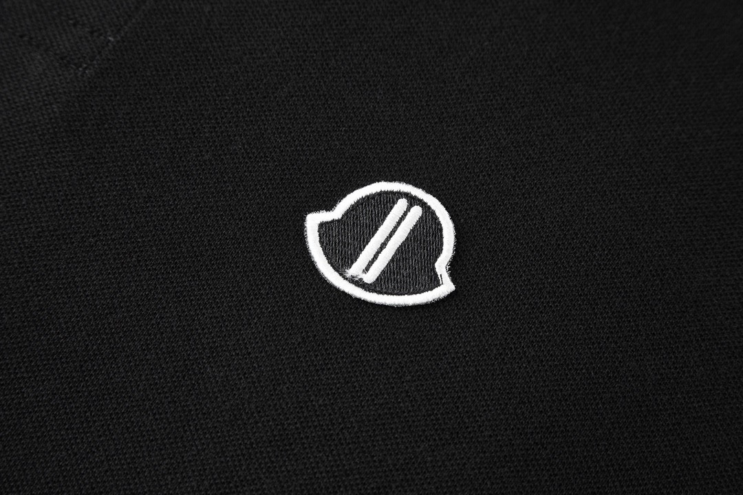 Moncler 蒙口 RO 联名 胸标纽扣Polo衫 短袖 T恤 圆领 短款 夏季 黑色