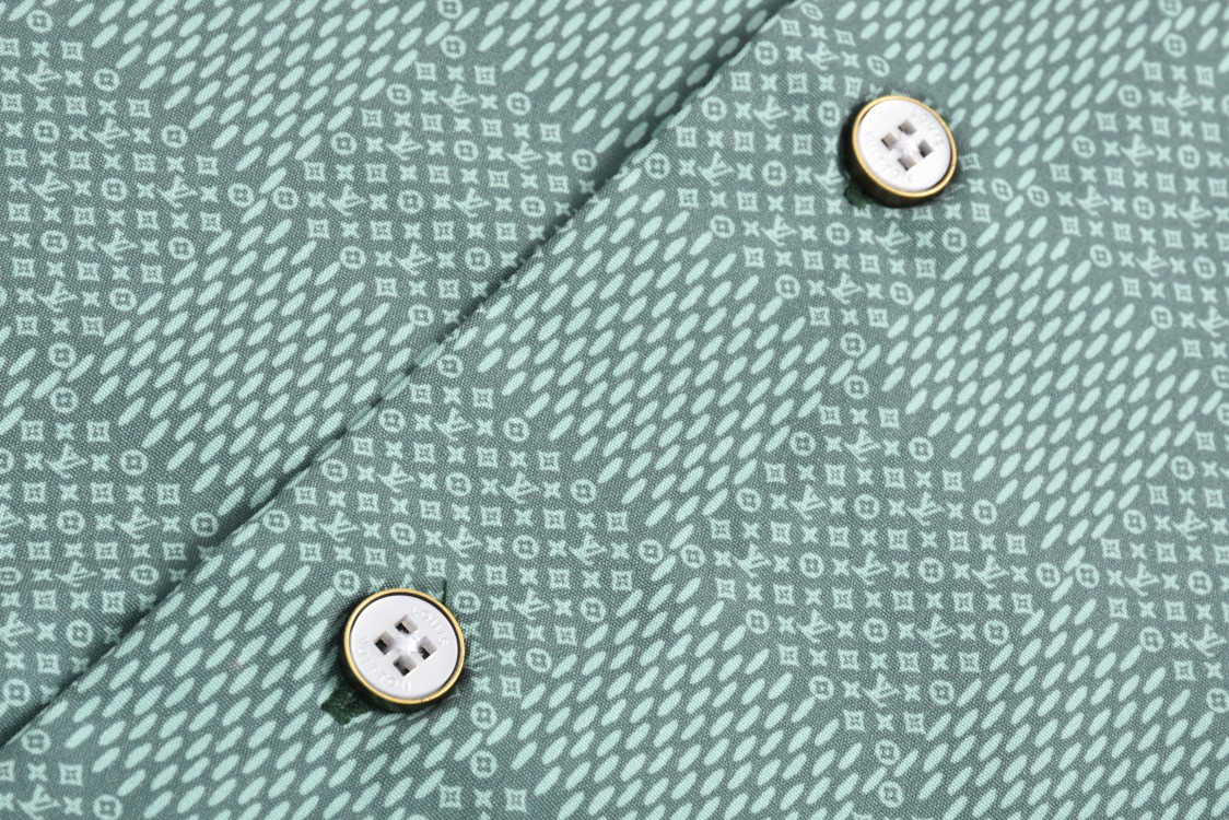LOUIS VUITTON 路易威登 棋盘格Logo印花翻领单排扣衬衫 短袖 夏款 绿色 1AFQXX