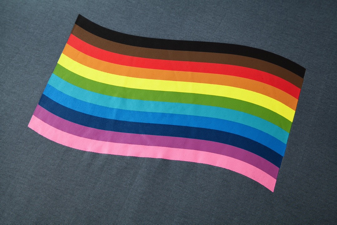 Balenciaga 巴黎世家 彩虹彩旗印花短袖 T恤 圆领 短款 夏季 蓝灰色