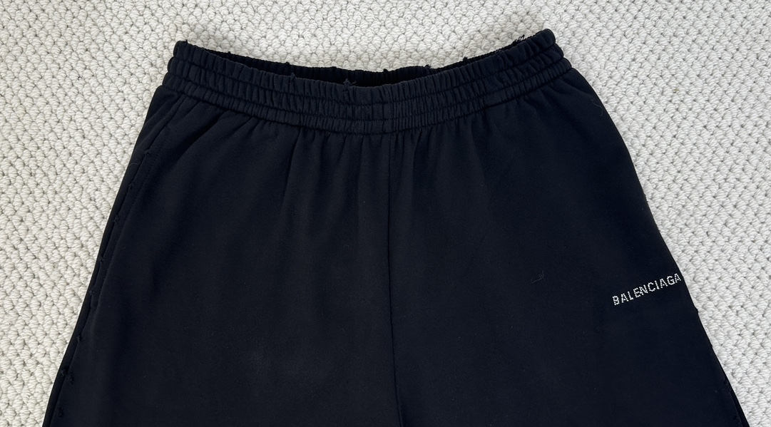 Balenciaga 巴黎世家 破洞水钻字母logo短裤 五分裤 休闲裤 运动裤 夏季 黑色 