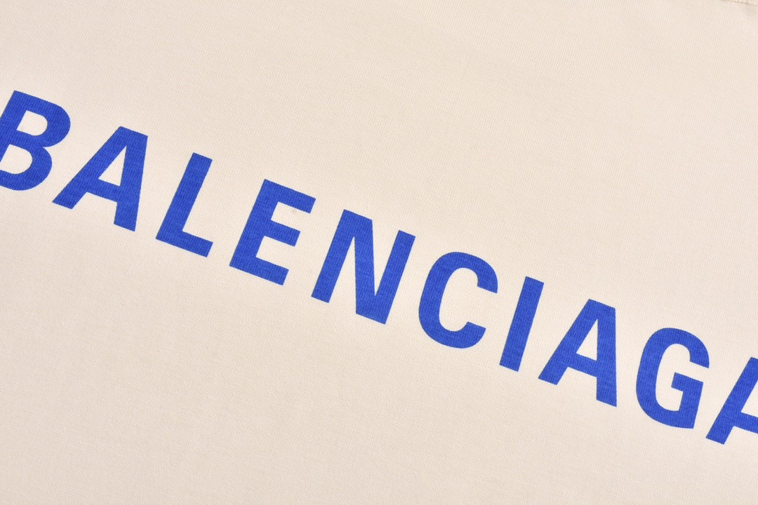 Balenciaga 巴黎世家 前后字母Logo印花 短袖 T恤 圆领 短款 夏季 米白色 616036-XJEJC-9095