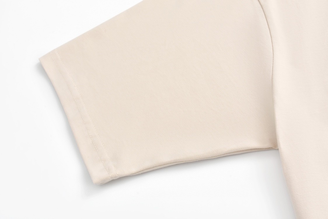 Balenciaga 巴黎世家 前后字母Logo印花 短袖 T恤 圆领 短款 夏季 米白色 616036-XJEJC-9095