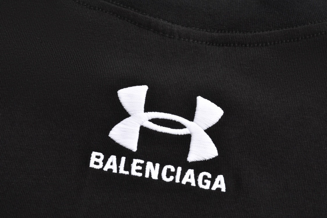Balenciaga 巴黎世家 安德玛 联名款 字母刺绣Logo 短袖 T恤 圆领 短款 夏季 黑色