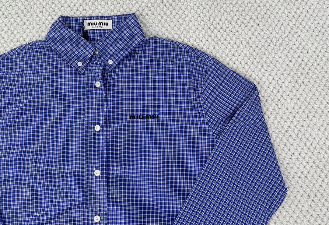 MIU MIU 缪缪 SS24 格纹字母刺绣Logo单排扣衬衫 长袖 外套 宝石蓝 MK1842-142K-F0013-S-OOO