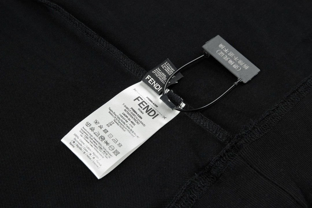 FENDI 芬迪 字母logo满印植绒卫衣 长袖 圆领 秋冬 黑色 FY1077AFRJF0ABB