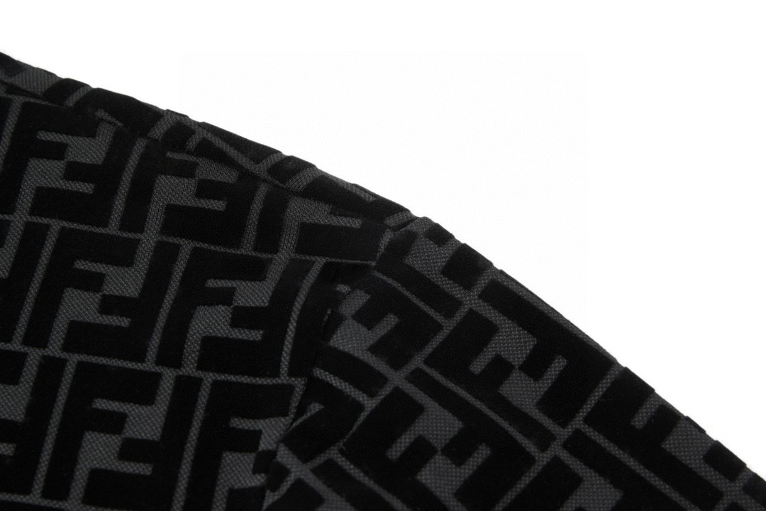 FENDI 芬迪 字母logo满印植绒卫衣 长袖 圆领 秋冬 黑色 FY1077AFRJF0ABB