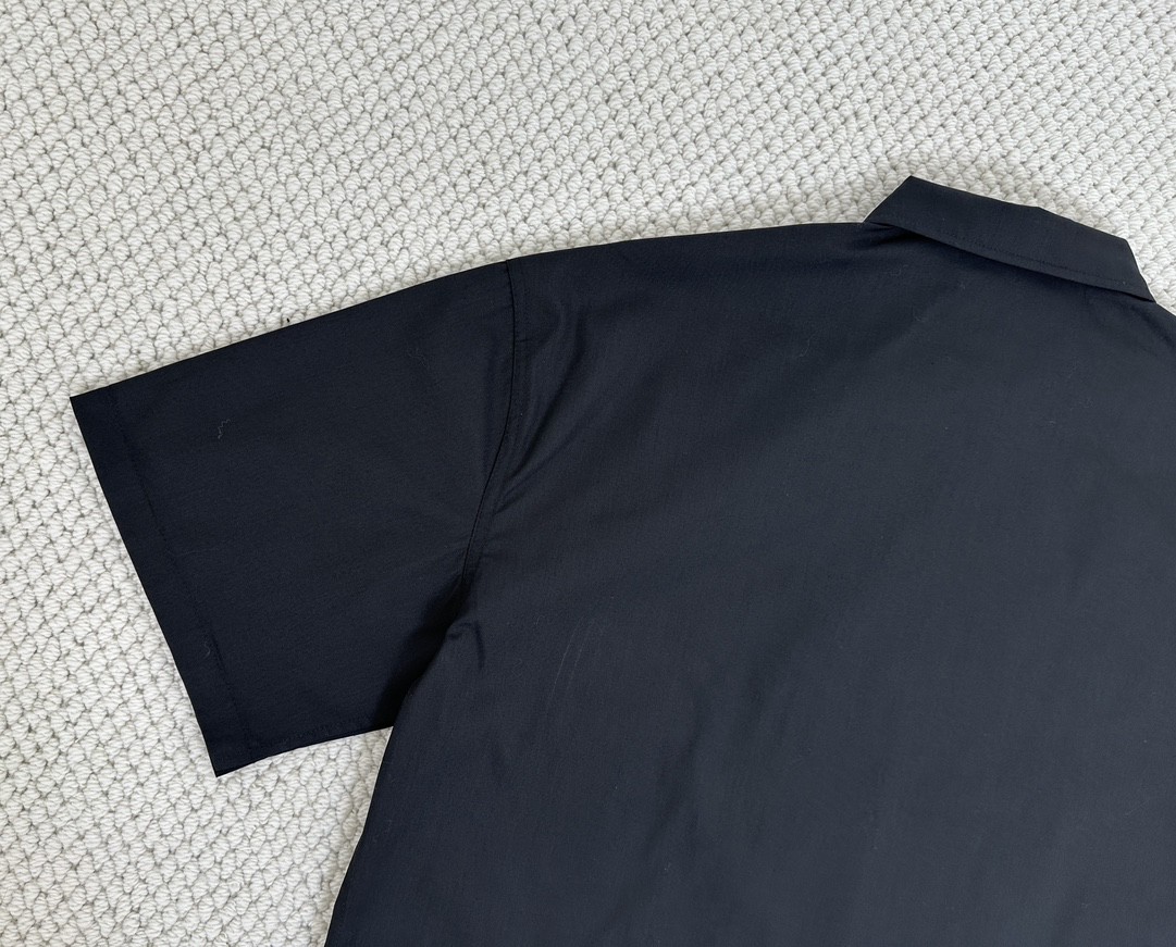 PRADA 普拉达 字母logo印花拉链翻领衬衫 短袖 黑色