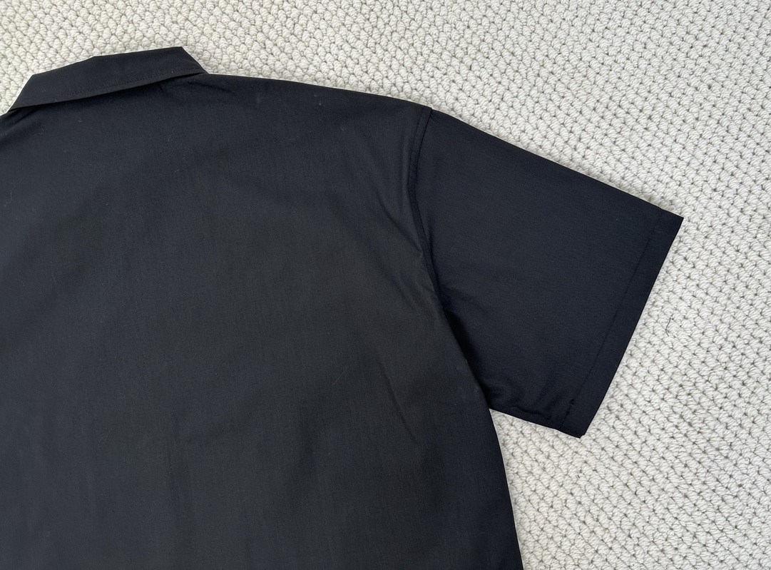 PRADA 普拉达 字母logo印花拉链翻领衬衫 短袖 黑色