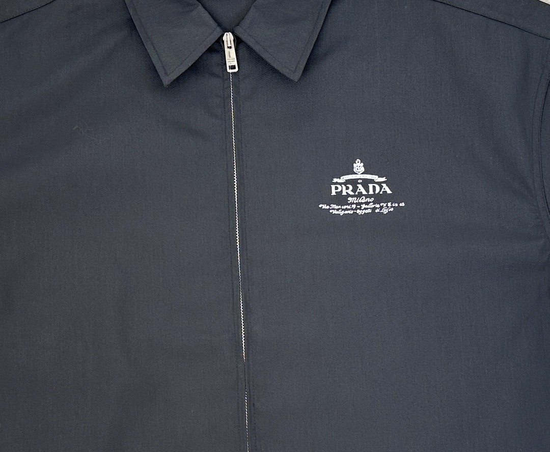 PRADA 普拉达 字母logo印花拉链翻领衬衫 短袖 黑色